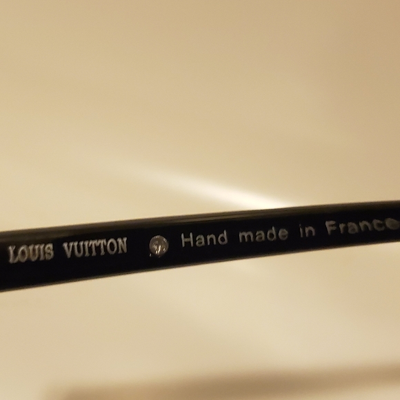 Sunglasses Louis Vuitton - Picture 7 of 8